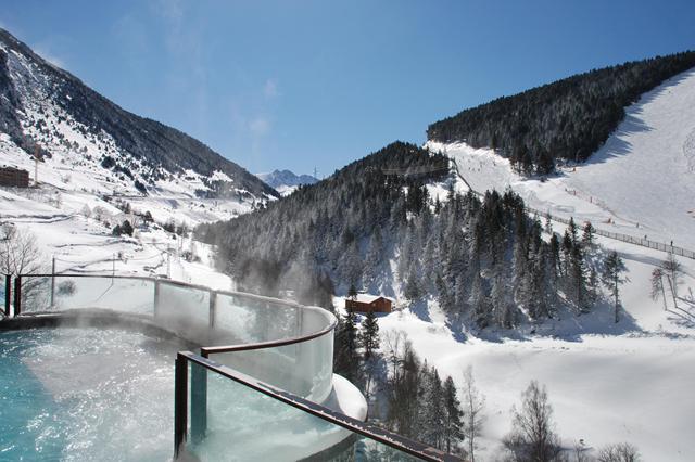 Spotprijs skivakantie Grandvalira ⛷️ Hotel Sport Village 7 Dagen  €899,-