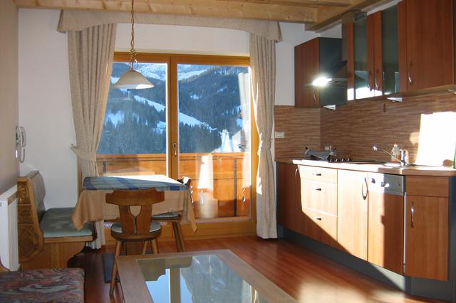 Megakorting skivakantie Dolomiti Superski ⛷️ 8 Dagen logies Appartementen Bellavista