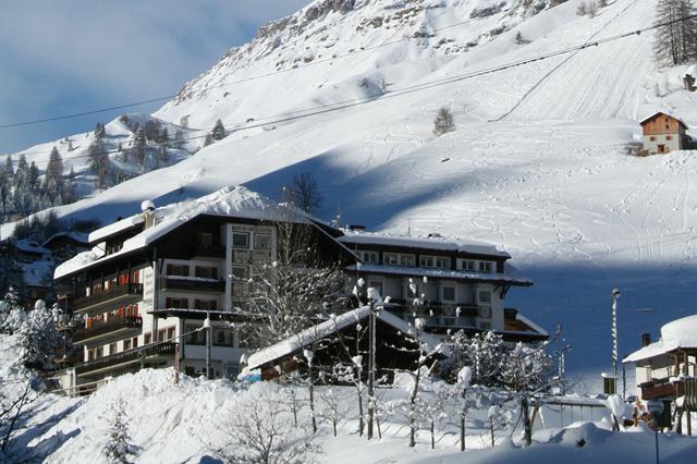 Op wintersport Dolomiti Superski ❄ 8 Dagen halfpension Sporthotel Arabba