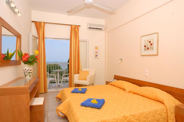 Zonnige zonvakantie Corfu ⛱️ 8 Dagen logies ontbijt Hotel Ipsos Beach