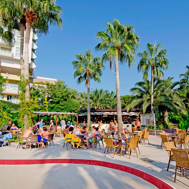 Meer info over Hotel Fantasia  bij Sunweb zomer