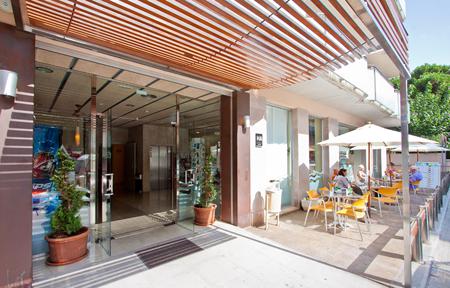 Aqua Lejlighedshotel Nostre Mar slide 2