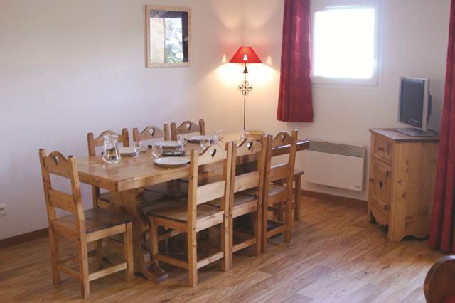 Appartement 3* La Foux d'Allos € 394,- 【parkeerplaats, restaurant(s), hond is welkom, sauna】