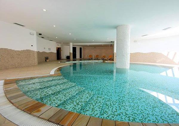 2-persoonskamer standaard 4* Campitello di Fassa - Dolomiti Superski € 1104,- ▷ inclusief skipas