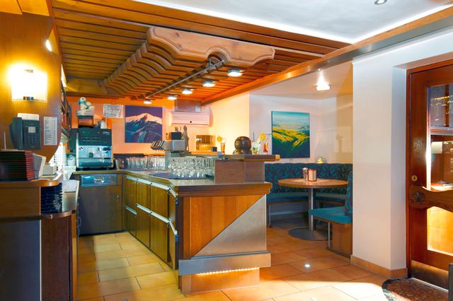 2-persoonskamer type A 3* Sautens € 831,- ➤ hond is welkom, sauna, wifi, tennisbaan, parkeerplaats, wellness, restaurant(s)