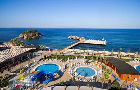 Hotel Sunis Efes Royal Palace Resort  slide 1