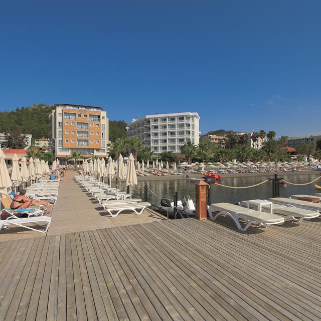 Meer info over Hotel Cettia Beach Resort  bij Sunweb zomer