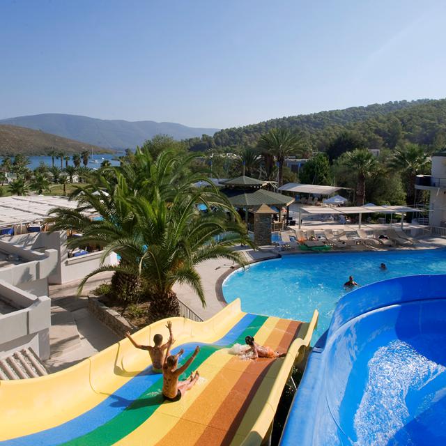 Meer info over Hotel Crystal Green Bay Resort & Spa  bij Sunweb zomer