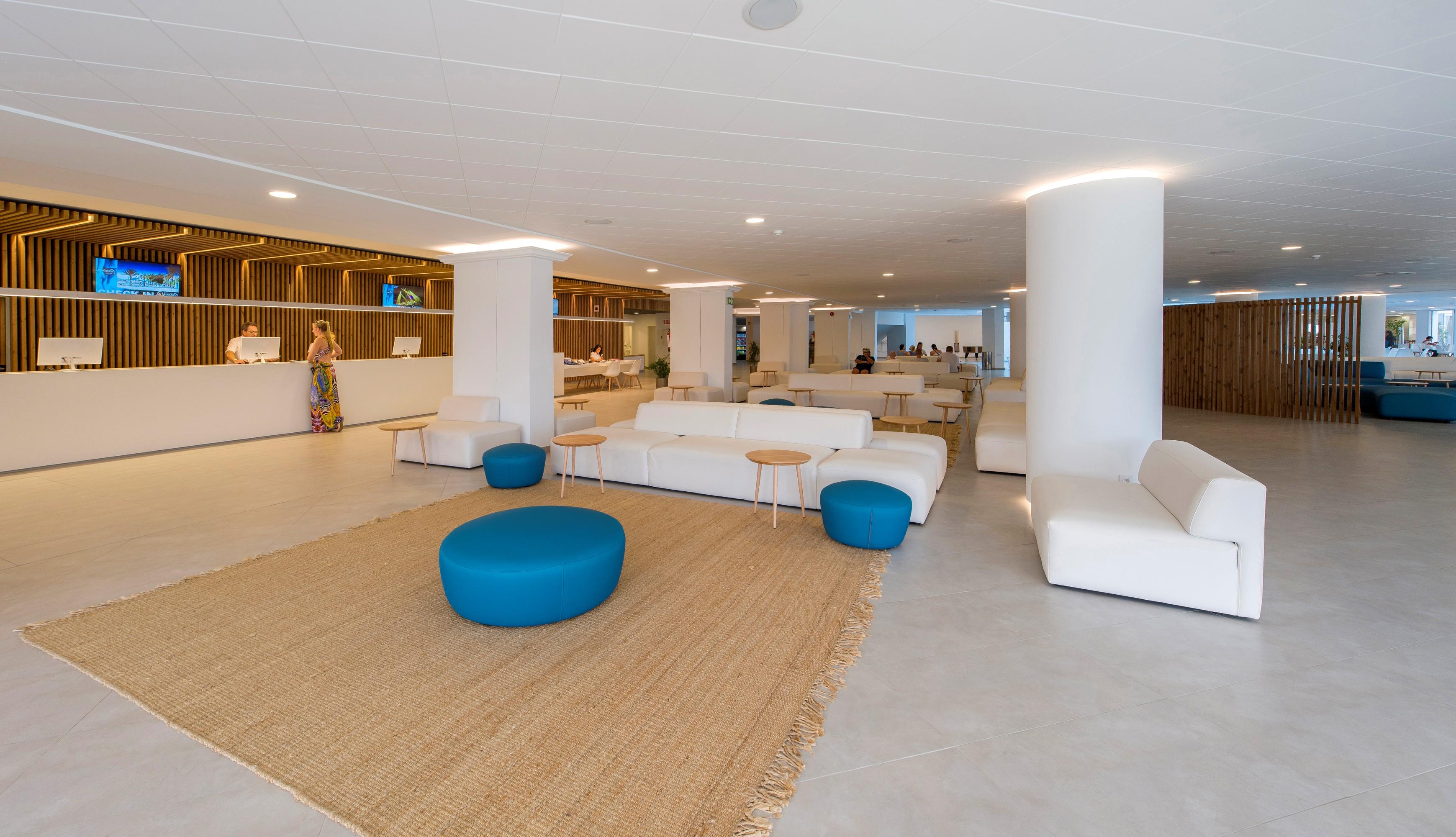 Hotel Playasol The New Algarb in Ibiza, Spanje ...