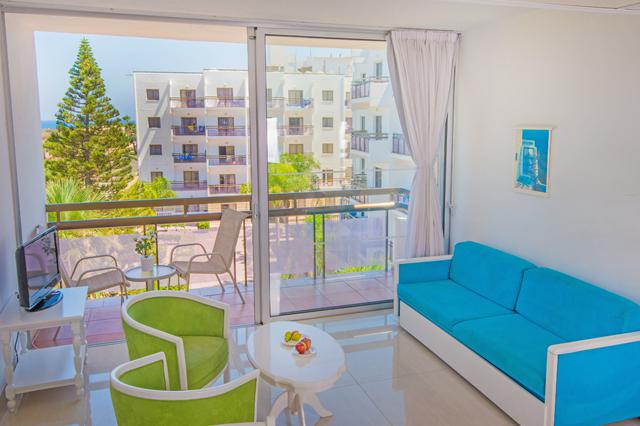 Lekker goedkoop! vakantie Cyprus. 🏝️ Tsokkos Aparthotel Marlita