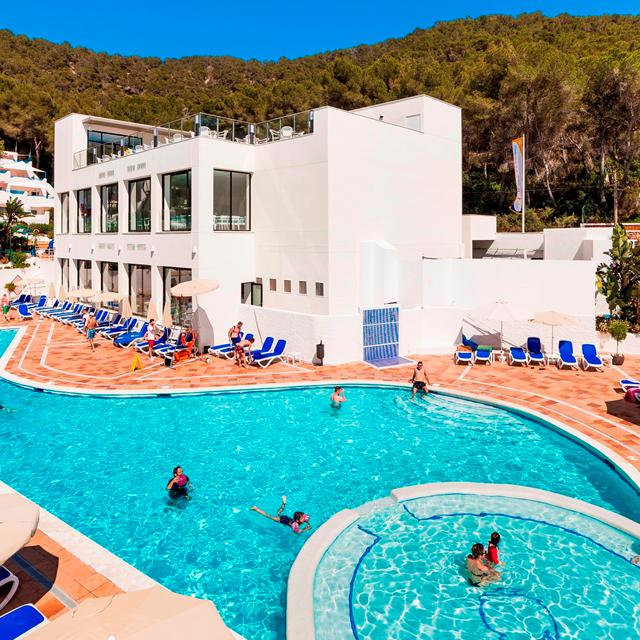 Vakantie Appartementen Globales Montemar in Cala Llonga (Ibiza, Spanje)