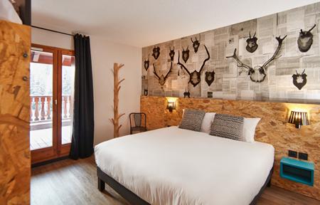 Hostel Moontain - Tomorrowland Winter slide 4