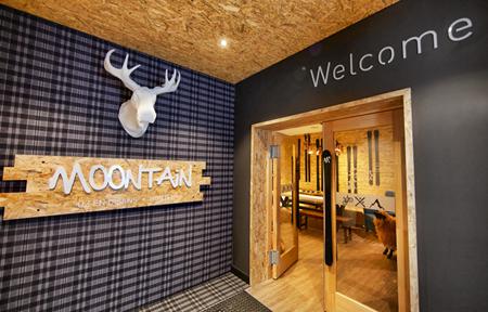 Hostel Moontain - Tomorrowland Winter slide 3