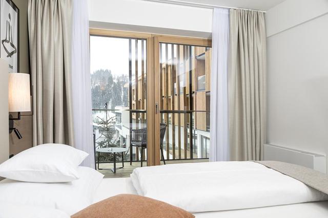 Last minute 4.5* Hopfgarten - Wilder Kaiser-Brixental € 1408,- | fitness, parkeerplaats, wellness, zwembad, wifi, sauna, restaurant(s), kluisje op kamer, hond is welkom