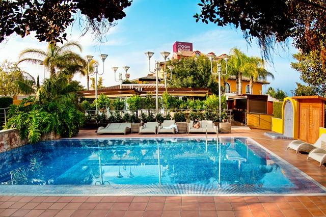 Fly en Drive 4* Costa Blanca € 719,- ✓ inclusief huurauto