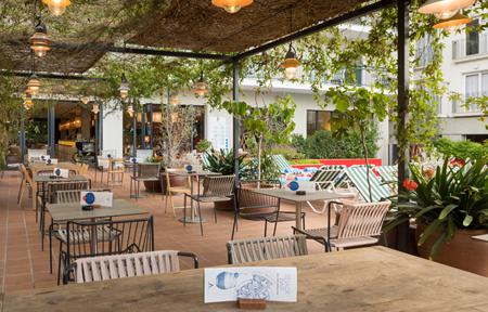 Aqua Hotel Bertran Park slide 2