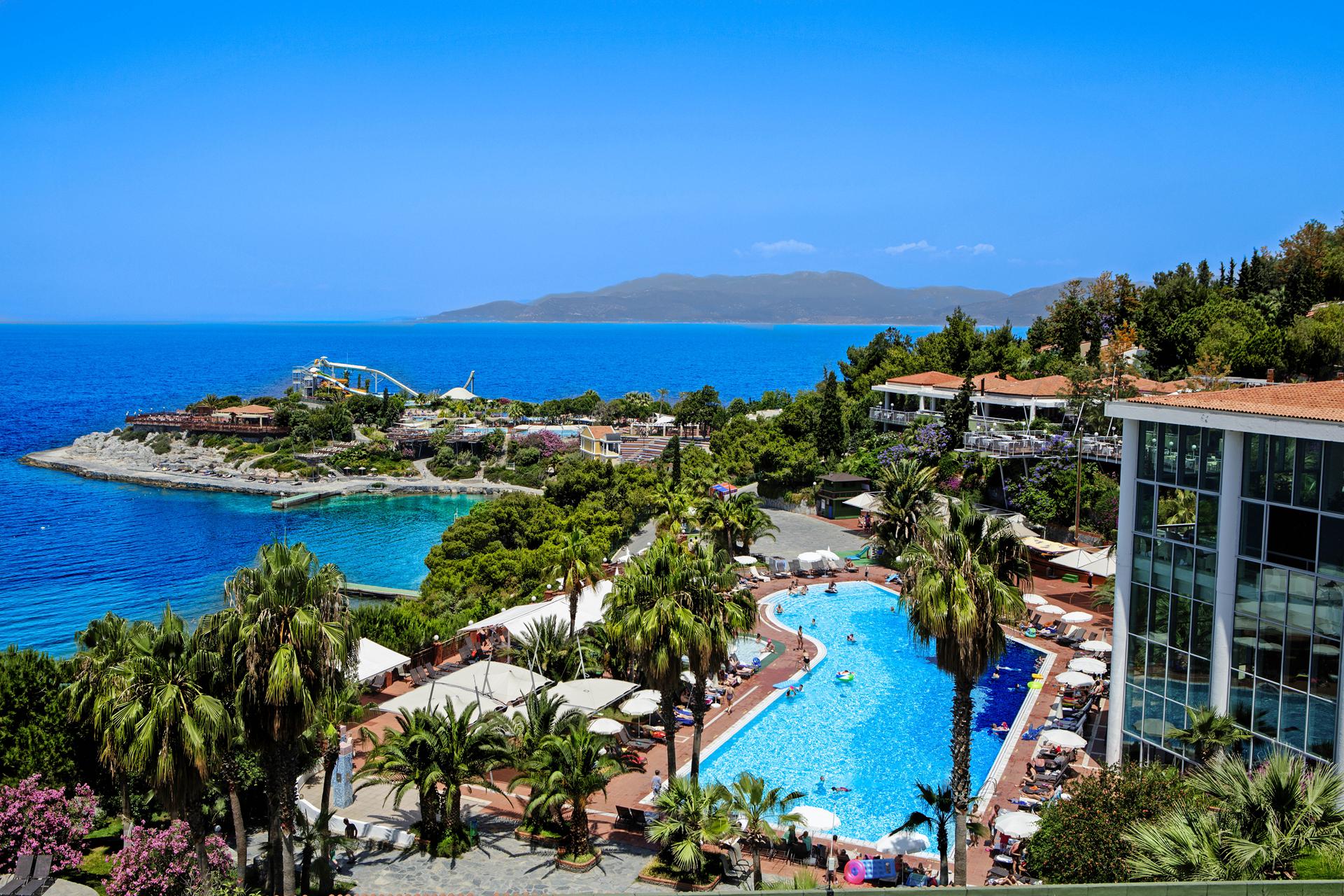 Hotel Pine Bay Holiday Resort in Noord-Egeïsche Kust ...