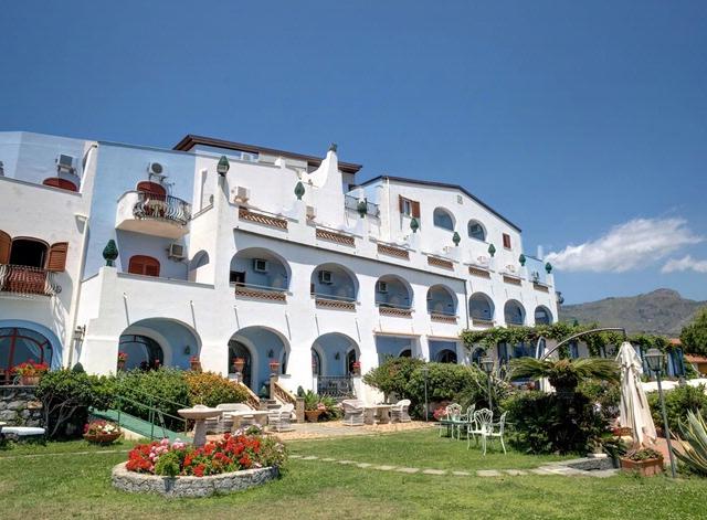 Meer info over Hotel Arathena Rocks  bij Sunweb zomer