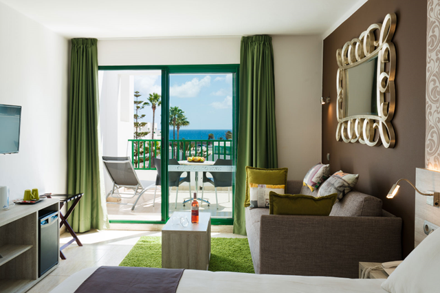 Lekker weg met een zonvakantie Lanzarote ⛱️ 8 Dagen logies Appartementen Galeón Playa