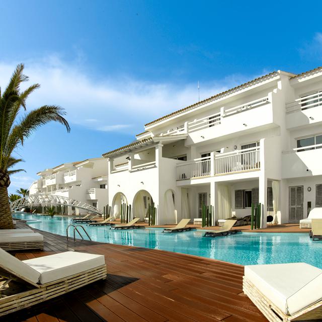 Meer info over Ushuaïa Ibiza Beach Hotel adults only  bij Sunweb zomer