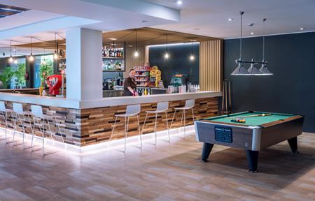 Hotel President slide 4