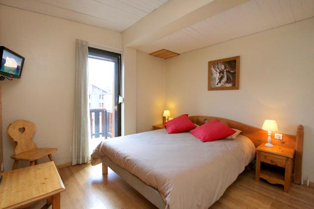 Skiën 3* Les Deux Alpes - Les Deux Alpes € 588,- ❖ vanaf de piste in de aprés-ski