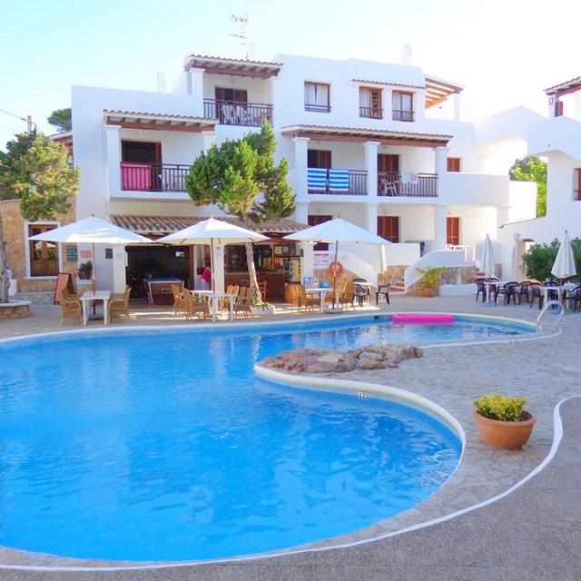 Vakantie Appartementen Los Pinares de Benet in Santa Eulalia (Ibiza, Spanje)