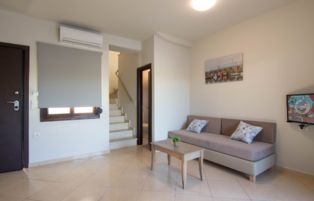 Carisa Maleme House slide 4