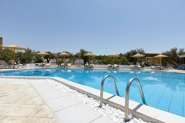 Zon 4* Gournes € 502,- 【restaurant(s), zwembad】