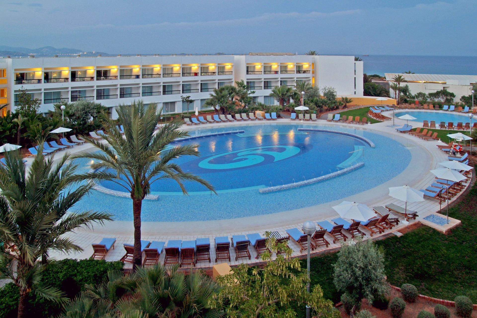 Hotel Grand Palladium Palace Ibiza Resort SPA In Ibiza Spanje hotel-grand-palladium-palace-ibiza-resort-spa-in-ibiza-spanje