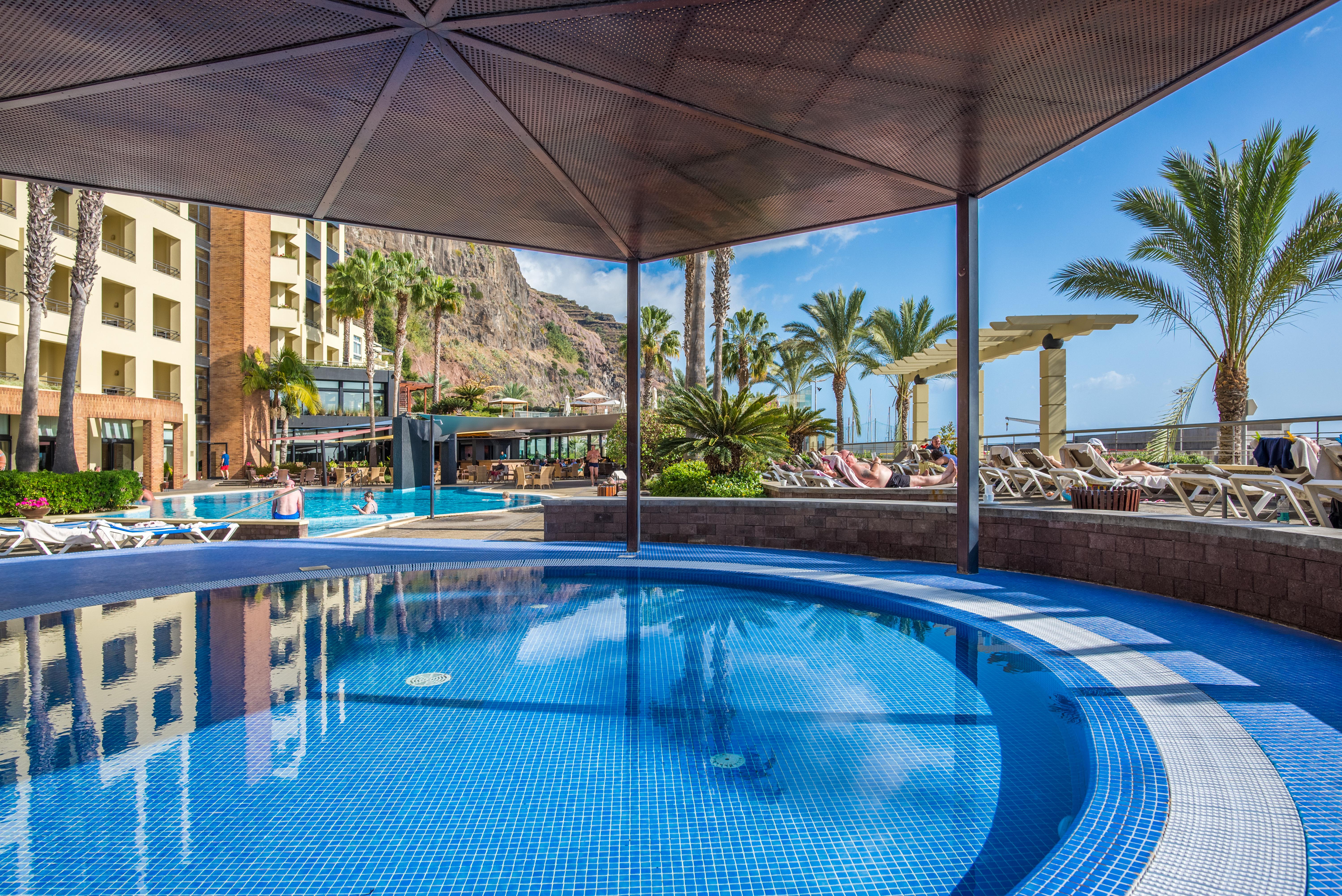 Aparthotel Savoy Calheta Beach - all inclusive - Madeira ...