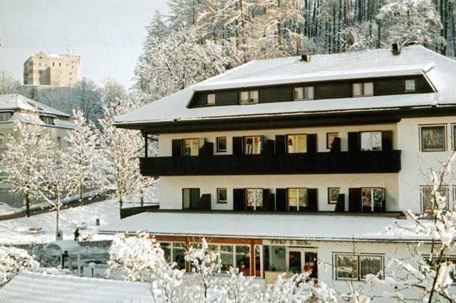 Skiën 3* Bruneck € 860,- ✓ kluisje op kamer, sauna, parkeerplaats, wifi, restaurant(s)
