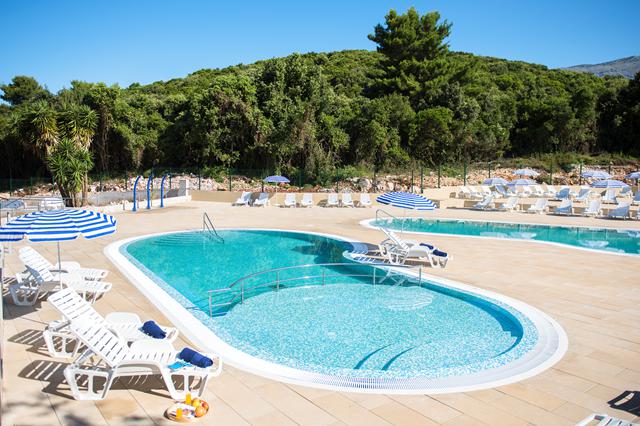 Appartement 4* Dubrovnik € 416,- ➤ zwembad, midgetgolf