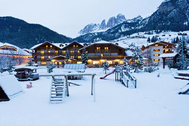 Wellness 3* Campitello di Fassa € 942,- ⁂ inclusief skipas