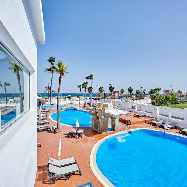 Meer info over Hotel Marconfort Costa del Sol halfpension  bij Sunweb zomer