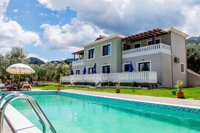 Zonnige zonvakantie Lefkas ☀ 8 Dagen logies Appartementen Golden Sun Villas