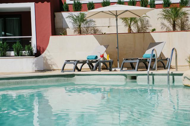 Top zonvakantie Algarve 🏝️ Topazio Vibe Beach Hotel & Apartments - Hotel logies en ontbijt
