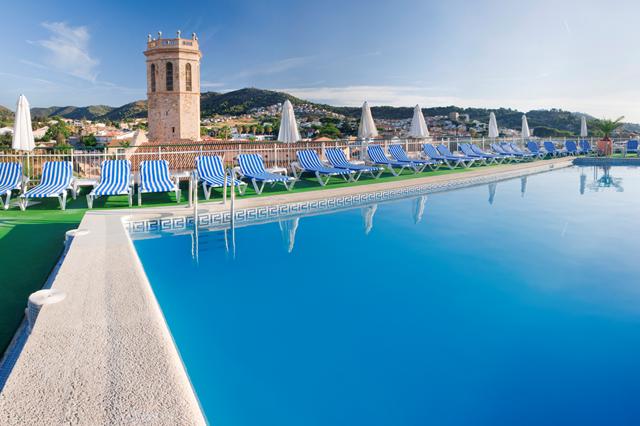 Zonnige zonvakantie Costa Brava ⛱️ 8 Dagen logies ontbijt Hotel Mercè