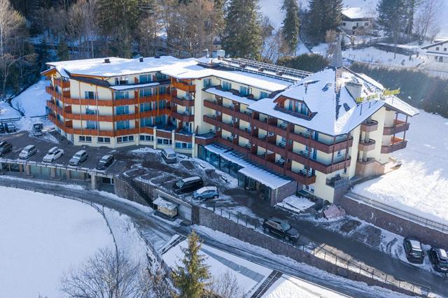 Geweldige aanbieding wintersport Dolomiti Superski ❄ 8 Dagen  Parc Hotel Miramonti