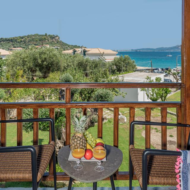eptanisos-beachfront-suites
