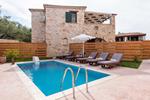 Chrisapella Country Houses