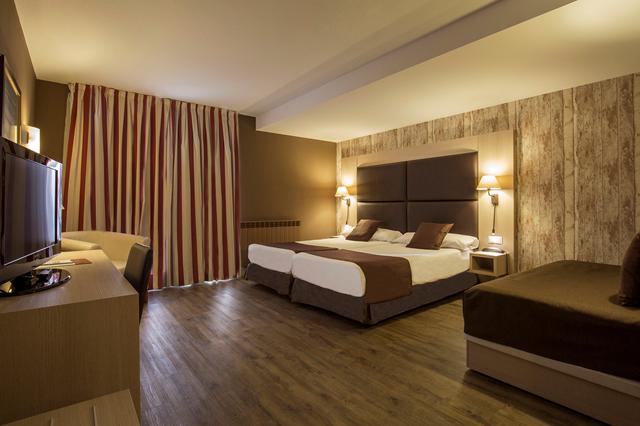 OP=OP aanbieding skivakantie Grandvalira ⛷️ Hotel Himalaia Soldeu - halfpension 8 Dagen  €669,-