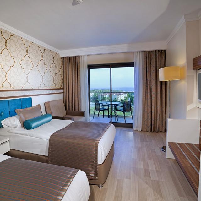 Meer info over Hotel Luna Blanca Resort & Spa  bij Sunweb zomer