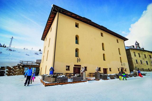 Wintersport 3.5* Adamello Ski € 548,- 【wellness, hond is welkom, wifi, sauna, parkeerplaats, restaurant(s), kluisje op kamer】