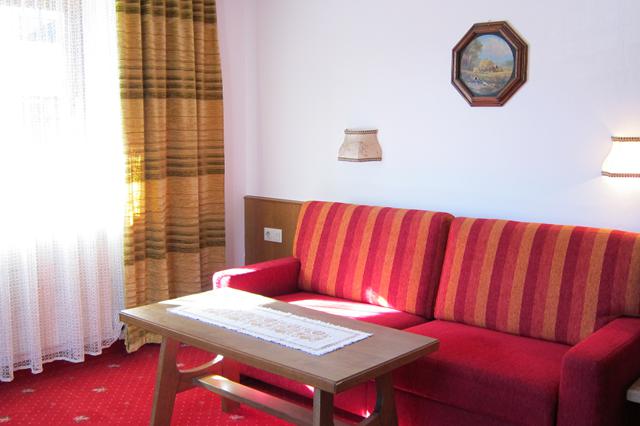 Sneeuwzeker Fügen - Zillertal € 665,- ⁂ kluisje op kamer, parkeerplaats, wifi, restaurant(s)
