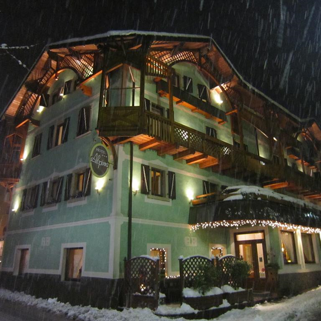Meer info over Hotel Alpina  bij Sunweb-wintersport