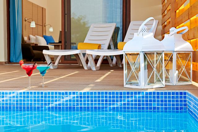 Goedkoopste aanbieding zonvakantie Chalkidiki ⛱️ 8 Dagen logies ontbijt Hotel Alia Palace Suite met privézwembad 