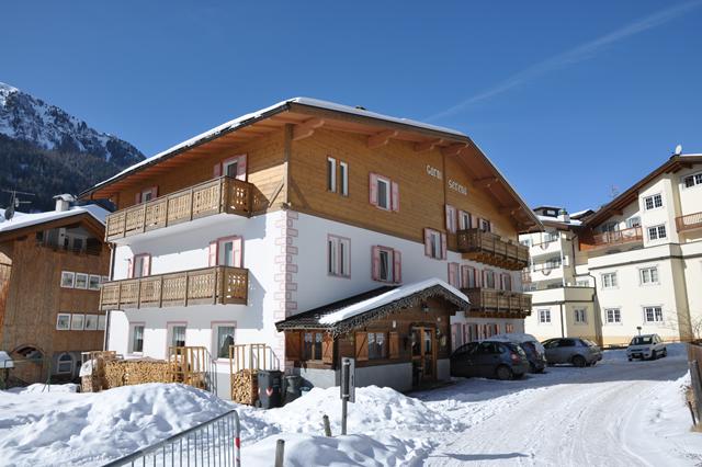 Goedkoopste aanbieding wintersport Dolomiti Superski ⛷️ 8 Dagen logies ontbijt Hotel Garni Serena