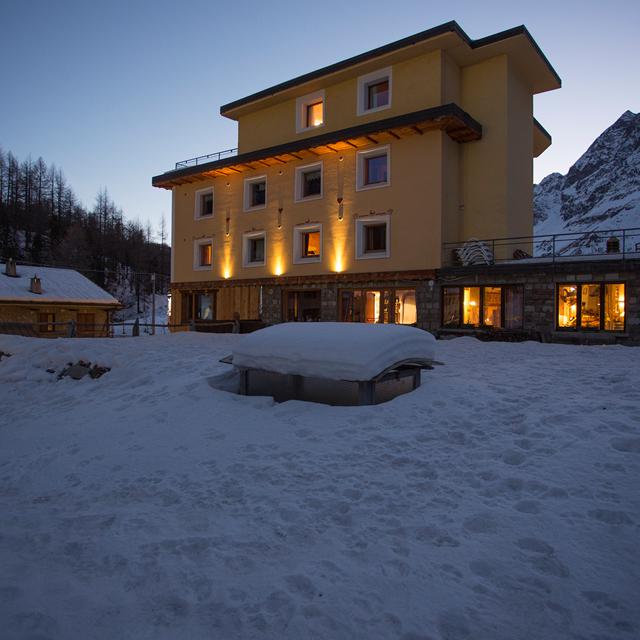hotel-lac-bleu