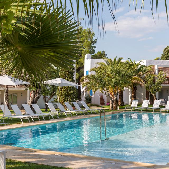 Meer info over Cala Llenya Resort Ibiza  bij Sunweb zomer
